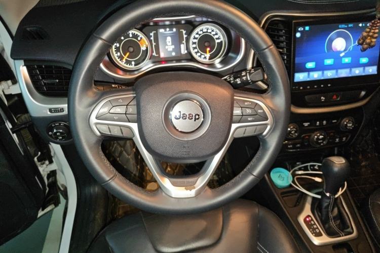 Used Jeep Cherokee 2016 2.4L Leading Edition Steering Wheel