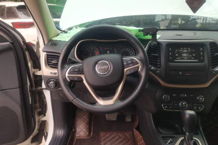 Used Jeep Cherokee 2016 2.4L Leading Edition Steering Wheel