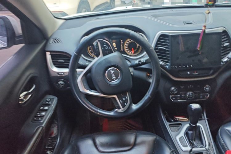 Used Jeep Cherokee 2016 2.4L Leading Edition Steering Wheel