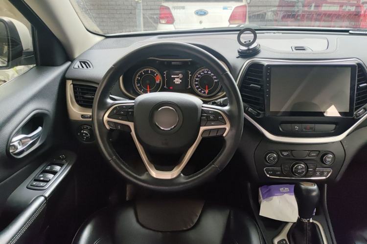 Used Jeep Cherokee 2016 2.0L Leading Edition Steering Wheel
