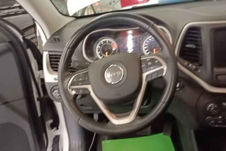 Used Jeep Cherokee 2016 2.0L Superior Edition Steering Wheel