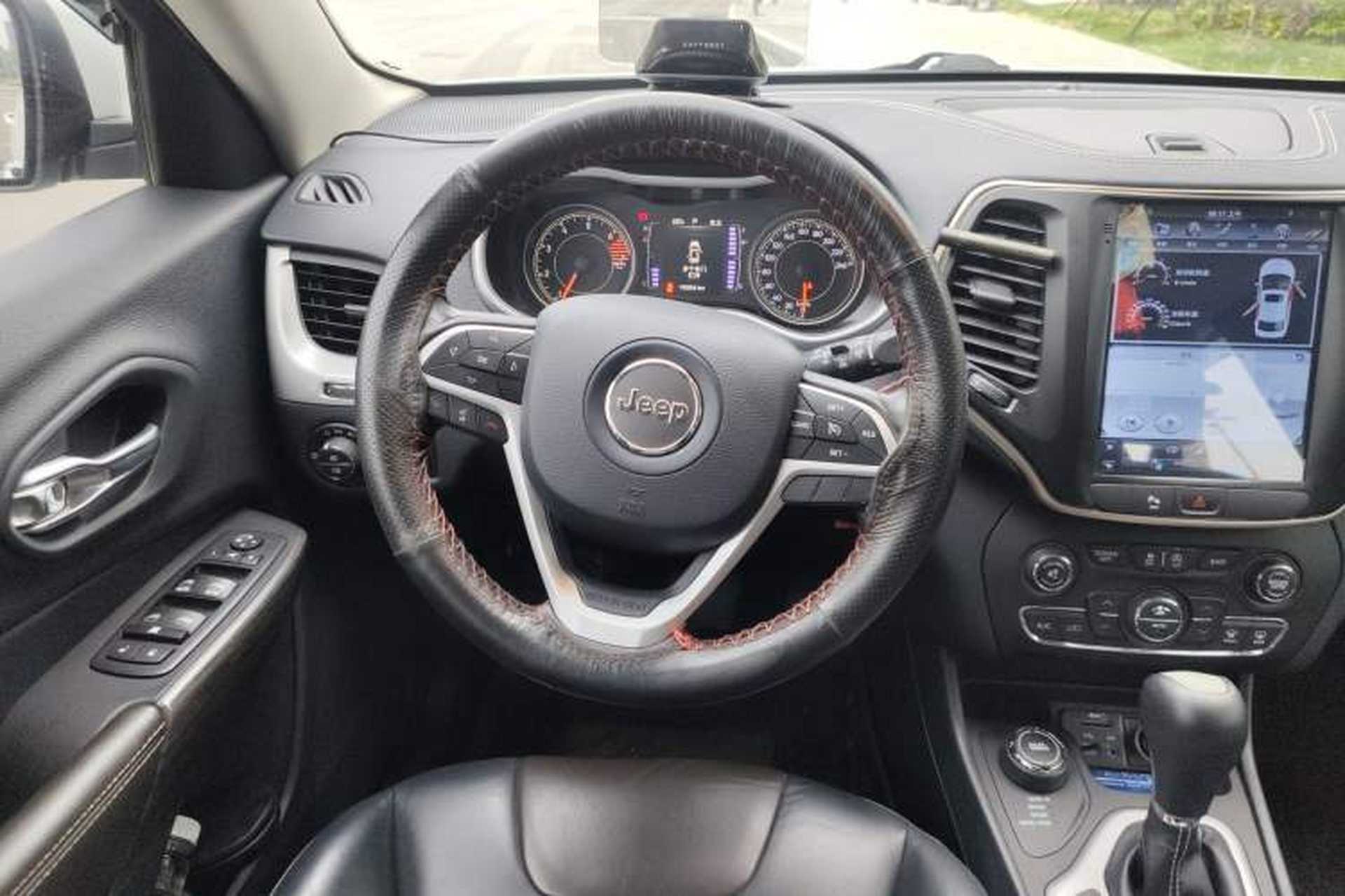 Used Jeep Cherokee 2016 2.4L Professional Edition Steering Wheel