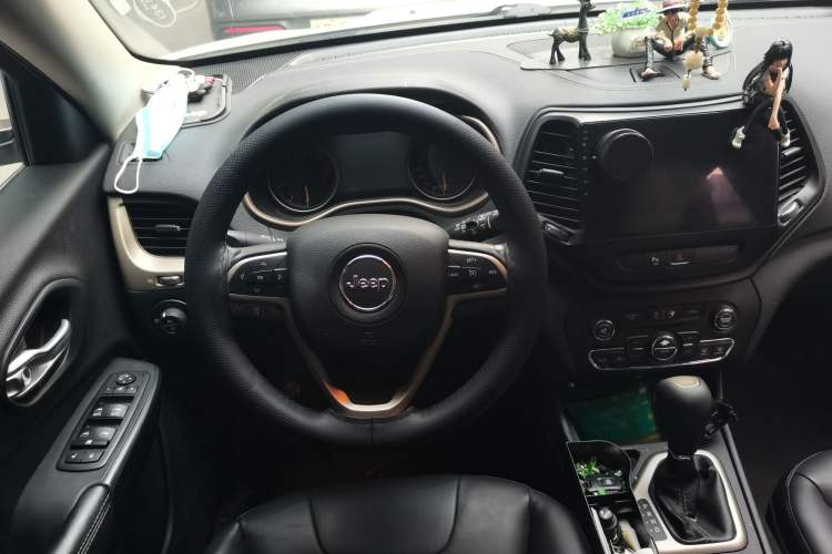 Used Jeep Cherokee 2016 2.4L Leading Smart Version Steering Wheel