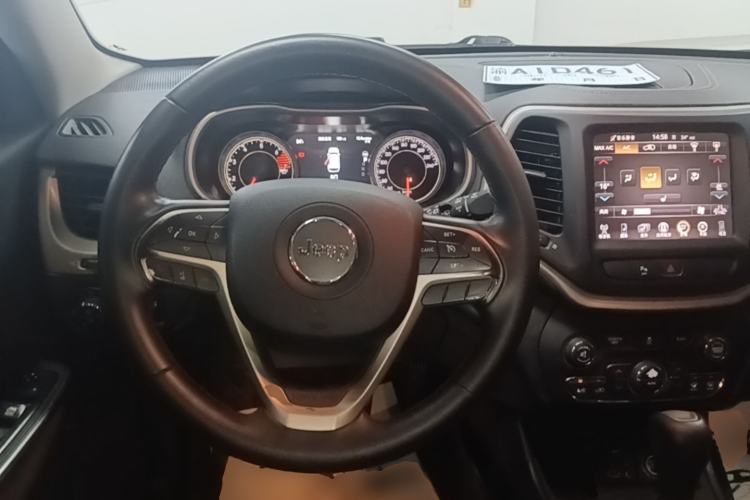 Used Jeep Cherokee 2016 2.0L Superior Edition Steering Wheel