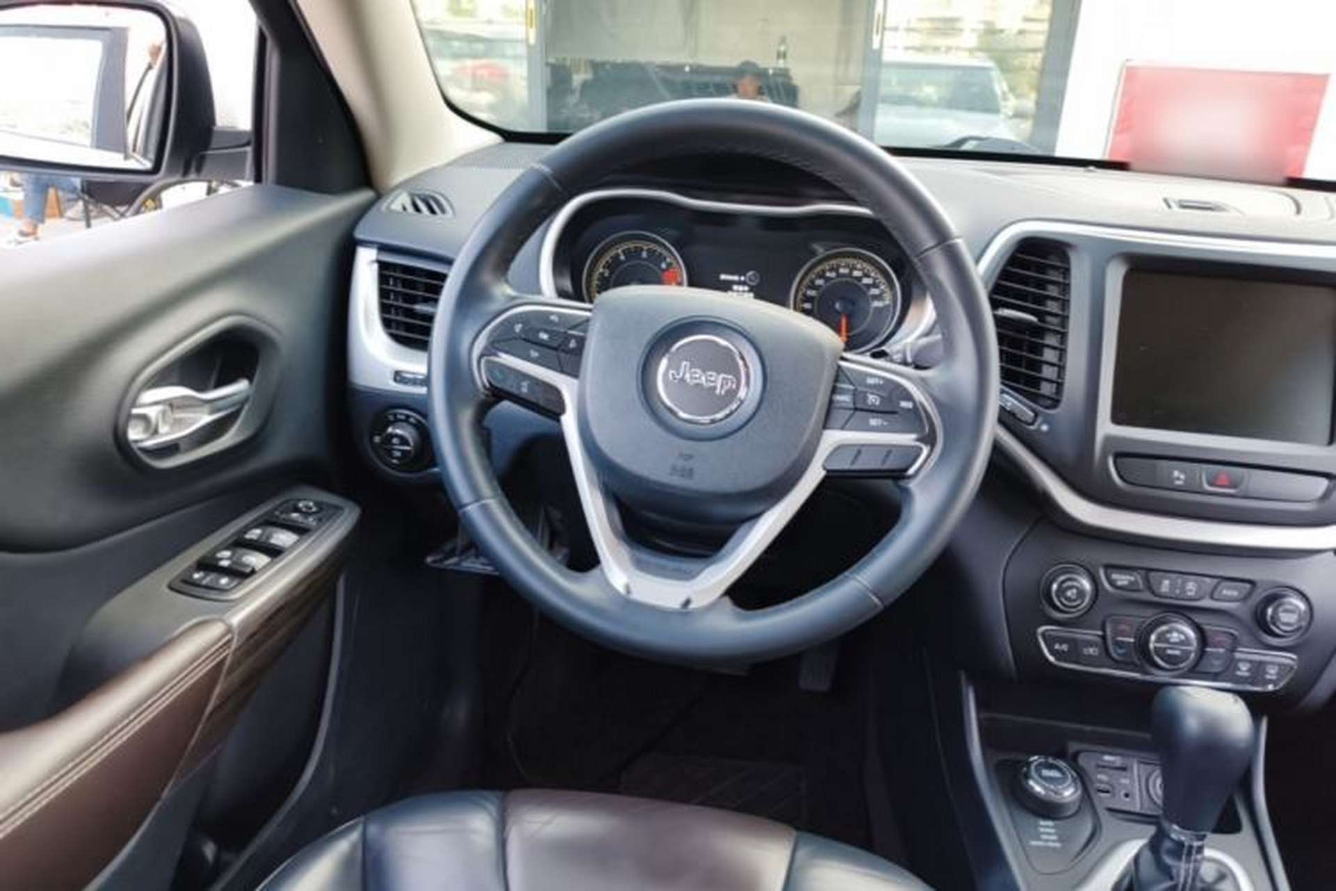 Used Jeep Cherokee 2016 2.4L Professional Smart Version Steering Wheel