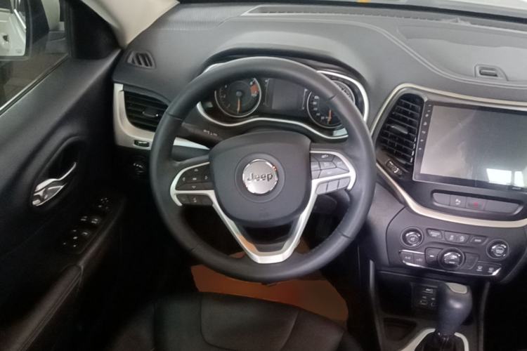 Used Jeep Cherokee 2016 2.4L Leading Edition Steering Wheel
