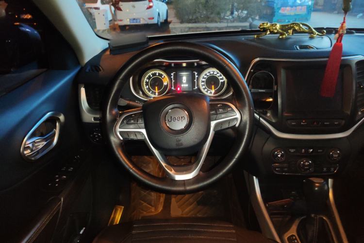 Used Jeep Cherokee 2016 2.4L Leading Smart Version Steering Wheel