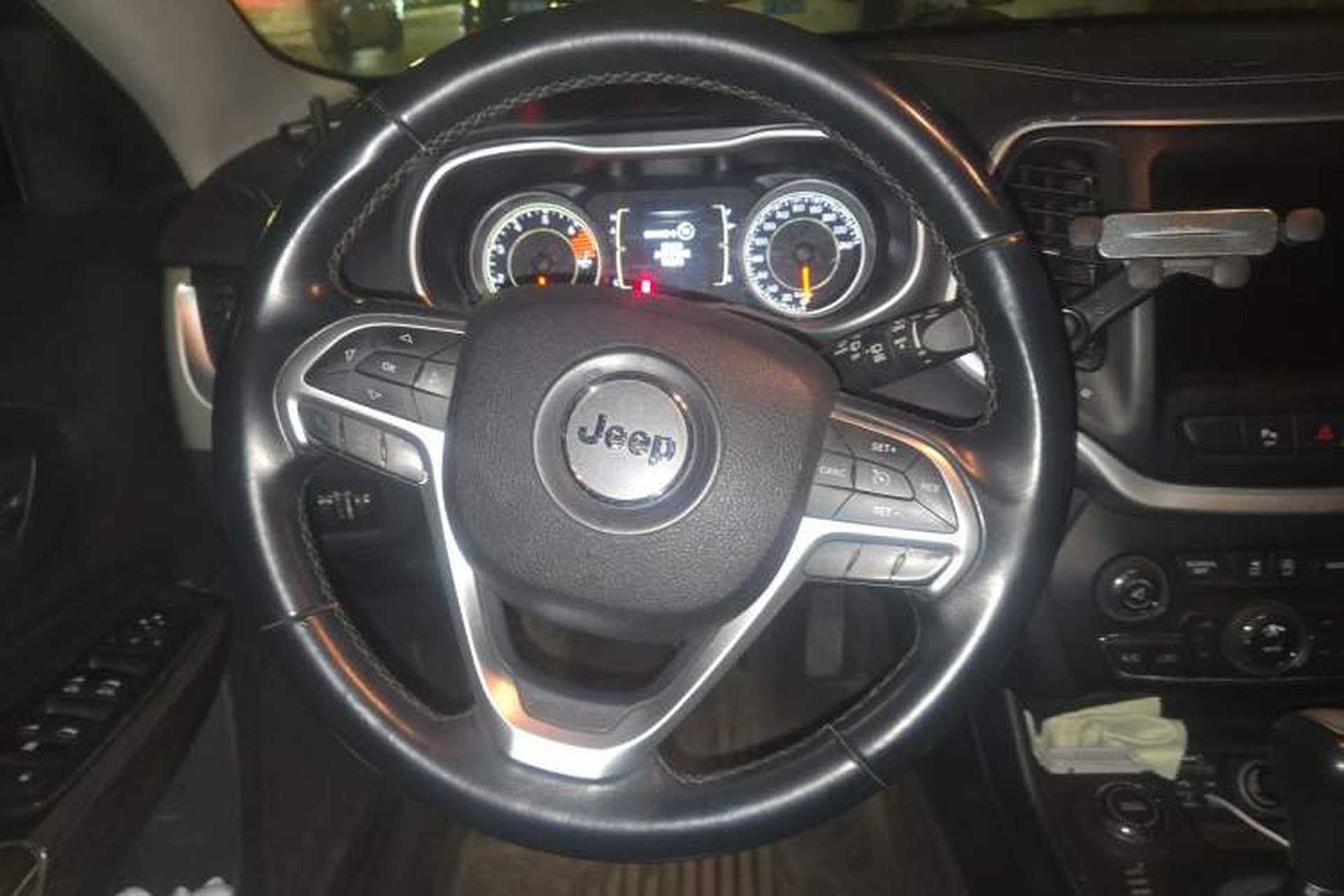 Used Jeep Cherokee 2016 2.4L Professional Edition Steering Wheel