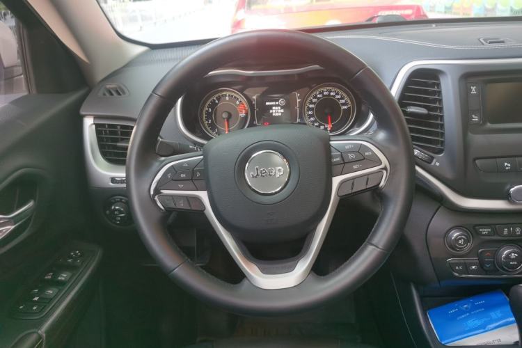 Used Jeep Cherokee 2016 2.4L Leading Edition Steering Wheel