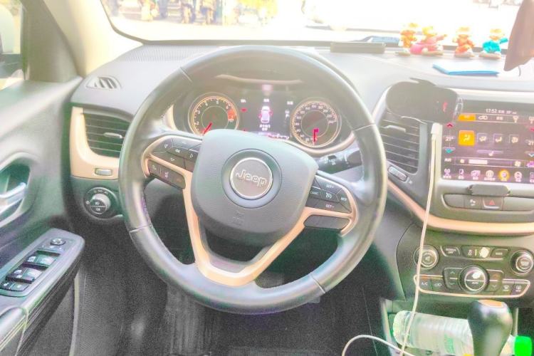 Used Jeep Cherokee 2016 2.4L Leading Smart Version Steering Wheel