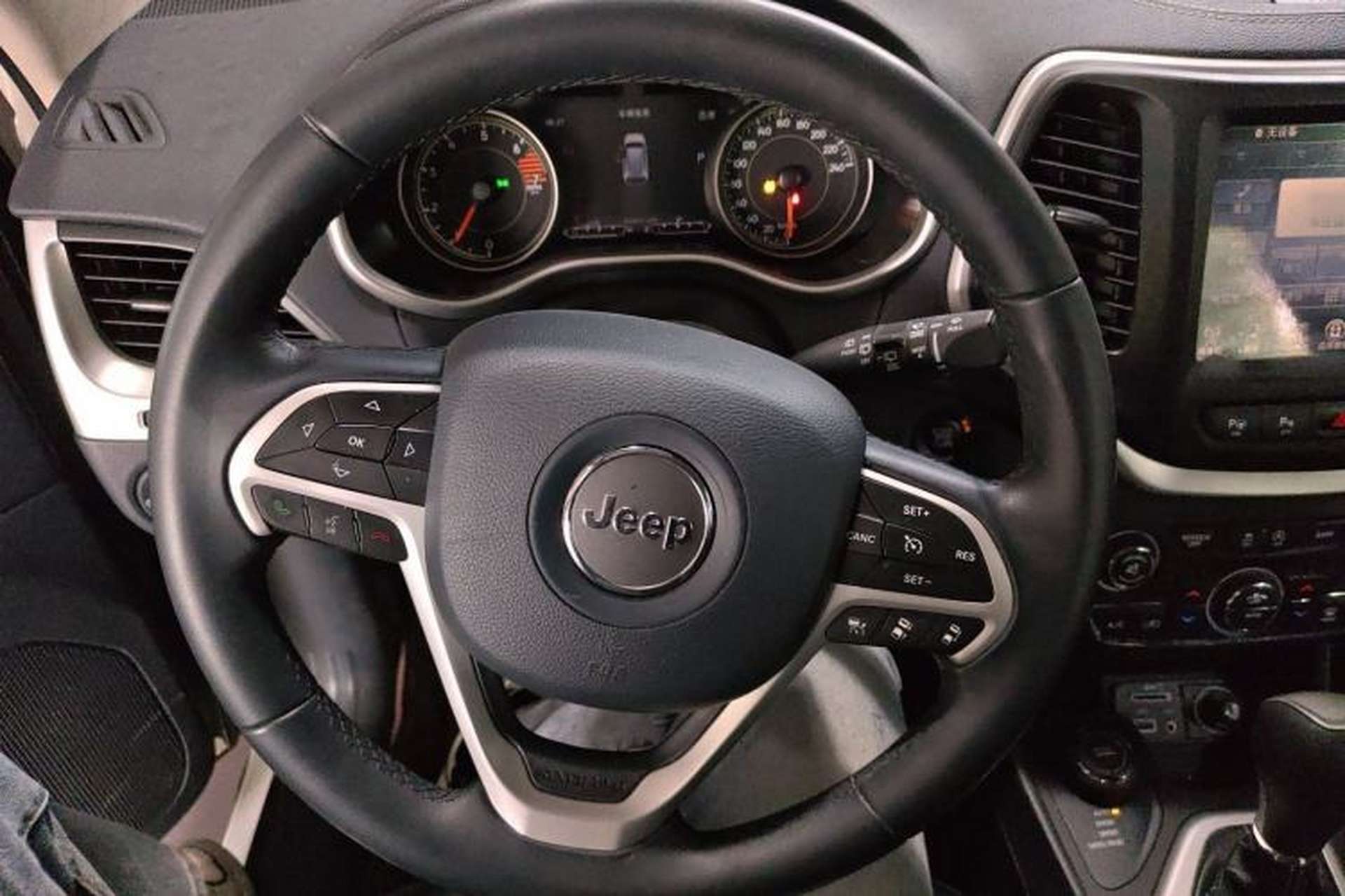 Used Jeep Cherokee 2016 2.4L All-in-One Edition Steering Wheel