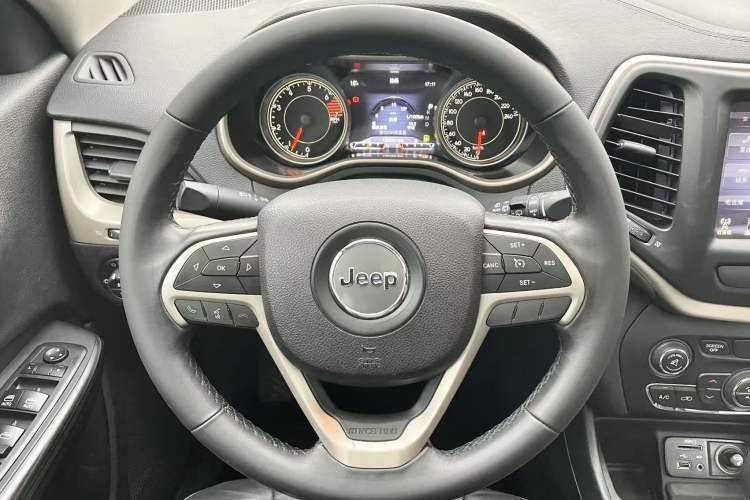 Used Jeep Cherokee 2016 2.0L Superior Edition Steering Wheel