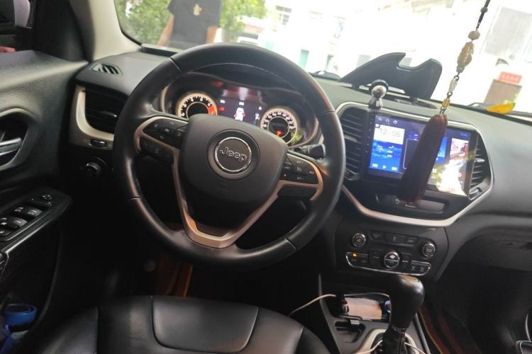 Used Jeep Cherokee 2016 2.0L Superior Edition Steering Wheel