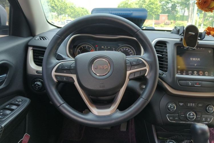 Used Jeep Cherokee 2016 2.4L Professional Edition Steering Wheel