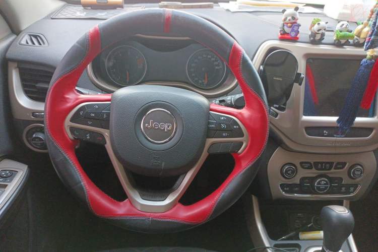 Used Jeep Cherokee 2016 2.4L Leading Edition Steering Wheel