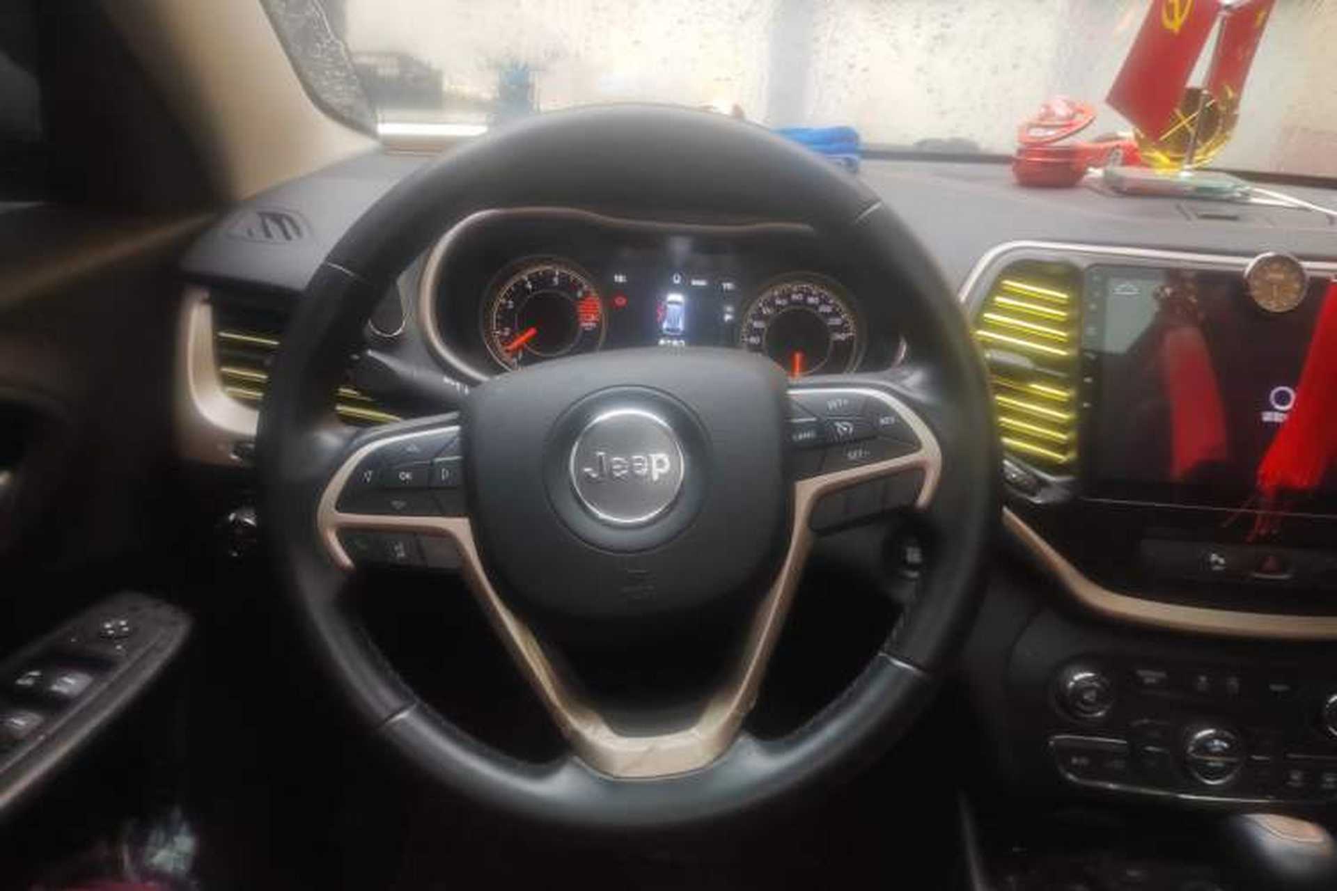 Used Jeep Cherokee 2016 2.0L Superior Edition Steering Wheel