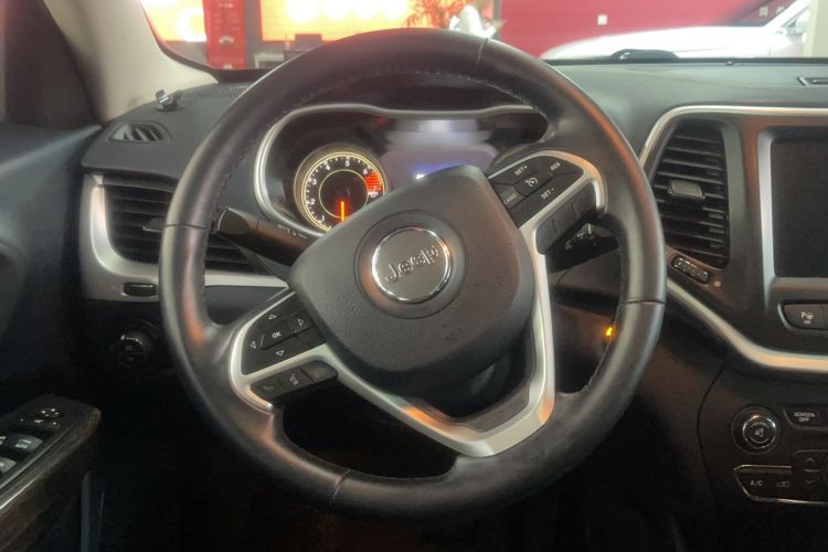 Used Jeep Cherokee 2016 2.4L Superior Edition Steering Wheel