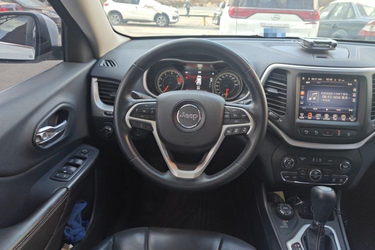 Used Jeep Cherokee 2016 2.4L All-in-One Edition Steering Wheel