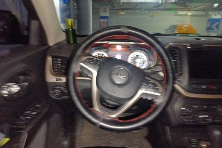 Used Jeep Cherokee 2016 2.0L Superior Edition Steering Wheel