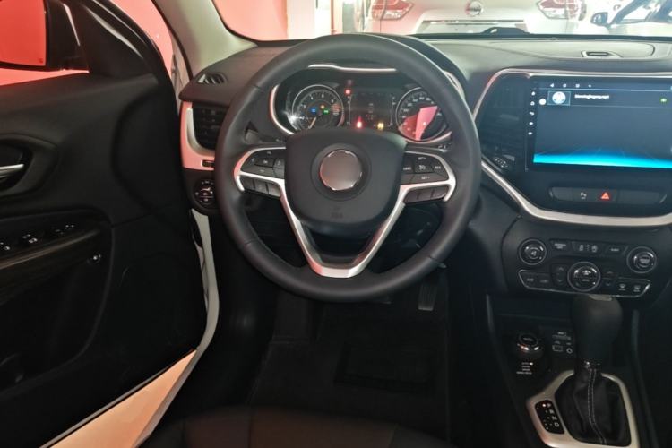 Used Jeep Cherokee 2016 2.4L Professional Edition Steering Wheel
