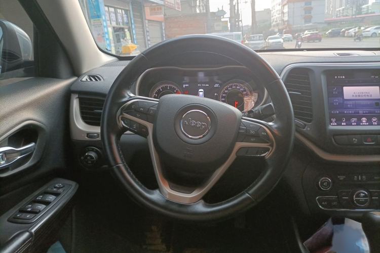 Used Jeep Cherokee 2016 2.4L Leading Smart Version Steering Wheel