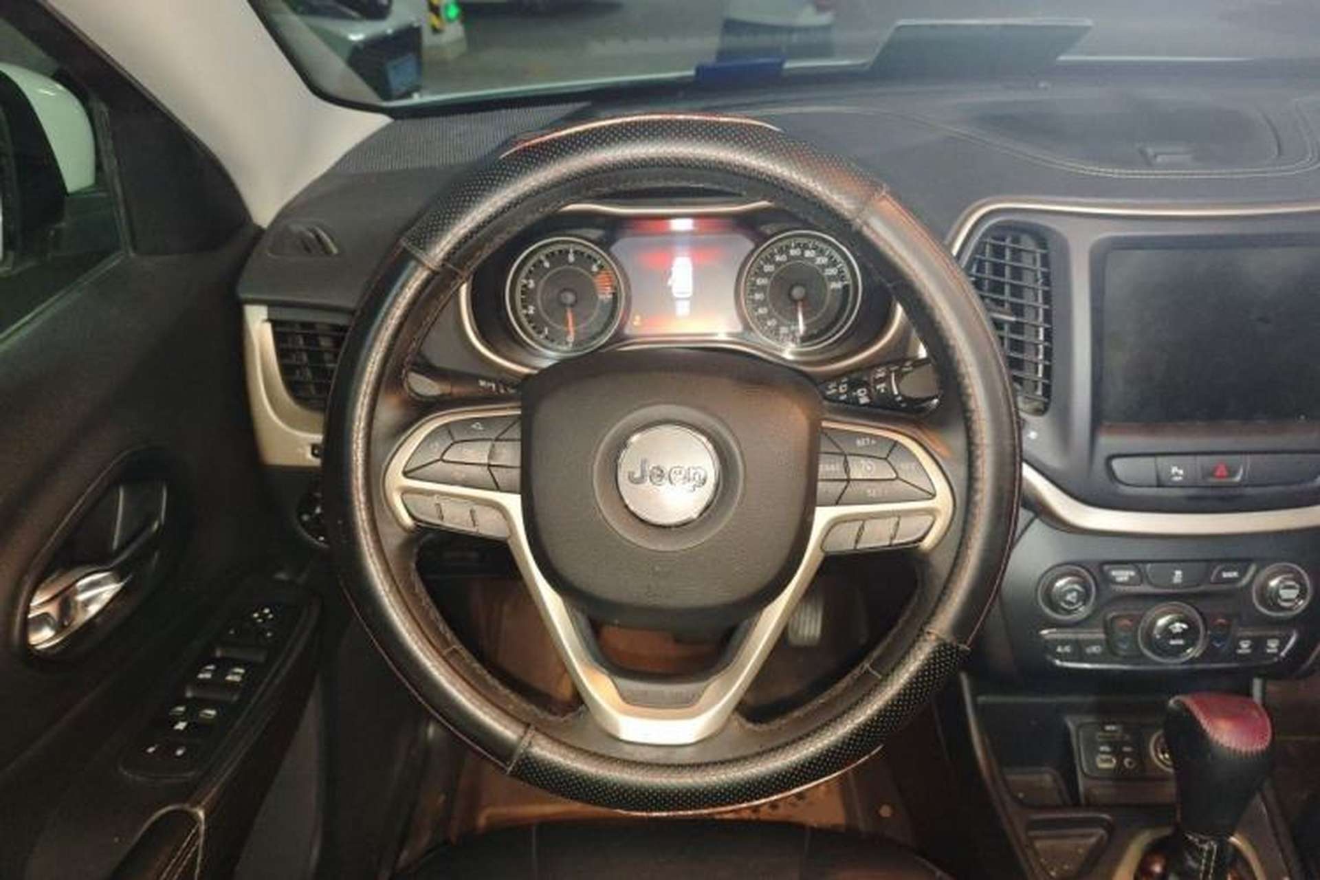 Used Jeep Cherokee 2016 2.0L Superior Edition Steering Wheel