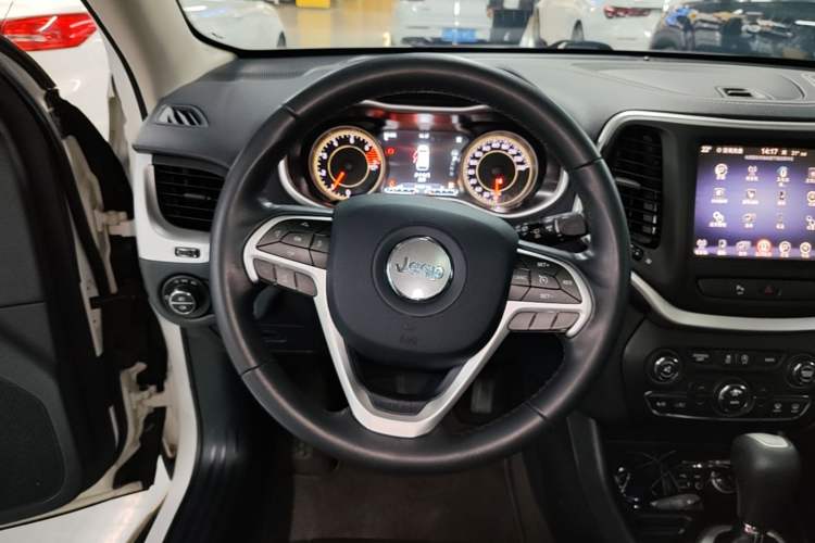 Used Jeep Cherokee 2016 2.4L Leading Smart Version Steering Wheel