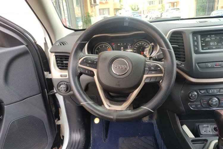 Used Jeep Cherokee 2016 2.4L Leading Edition Steering Wheel