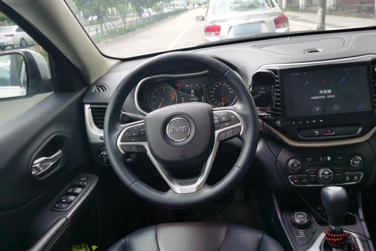 Used Jeep Cherokee 2016 2.4L Professional Edition Steering Wheel