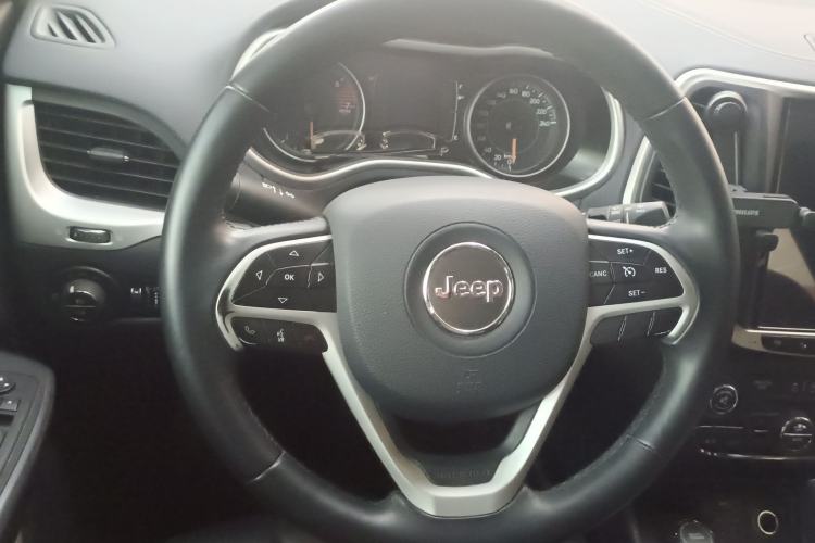 Used Jeep Cherokee 2016 2.4L Professional Edition Steering Wheel