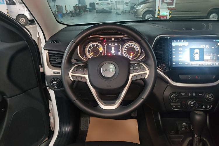Used Jeep Cherokee 2016 2.4L Leading Edition Steering Wheel