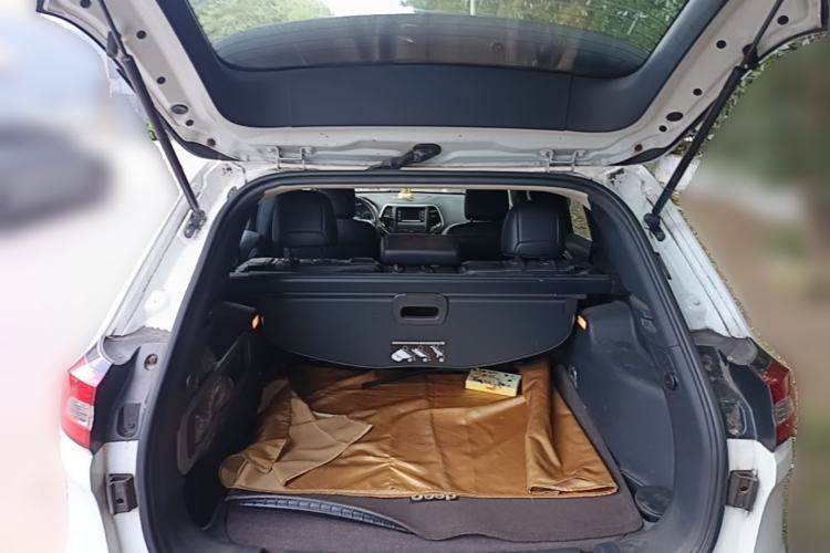 Used Jeep Cherokee 2016 2.4L Leading Edition Trunk