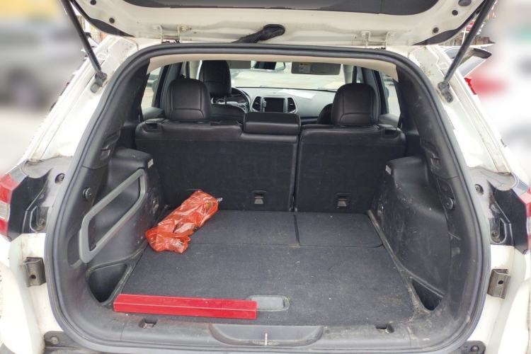Used Jeep Cherokee 2016 2.0L Superior Edition Trunk