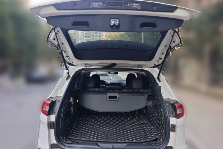 Used Jeep Cherokee 2016 2.4L Professional Smart Version Trunk