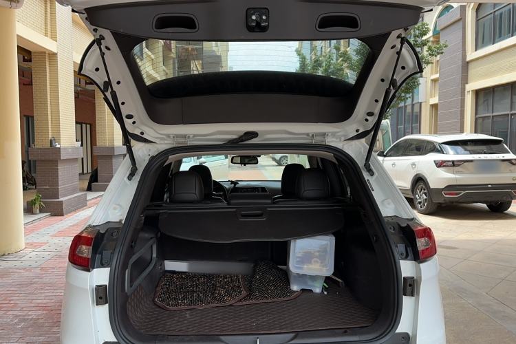 Used Jeep Cherokee 2016 2.0L Superior Edition Trunk