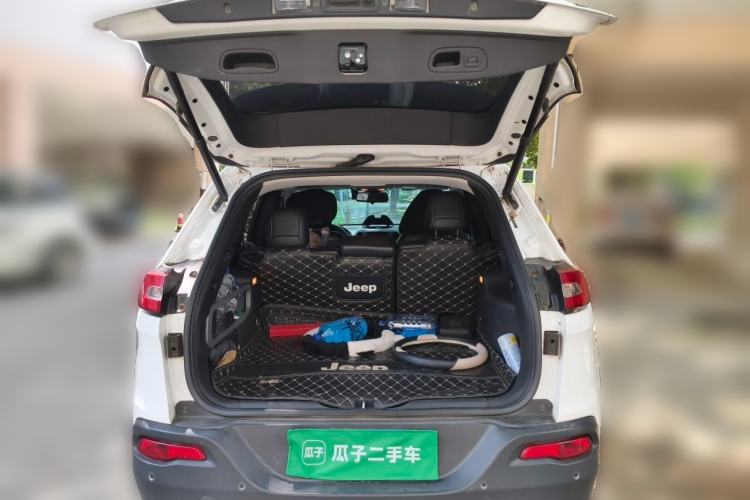 Used Jeep Cherokee 2016 2.0L Superior Edition Trunk