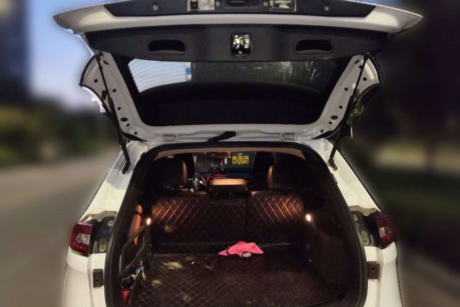 Used Jeep Cherokee 2016 2.0L Superior Edition Trunk