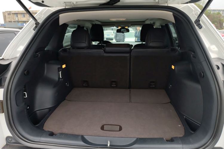 Used Jeep Cherokee 2016 2.4L Professional Edition Trunk