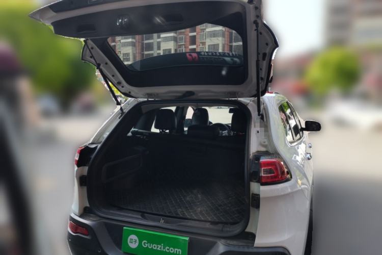 Used Jeep Cherokee 2016 2.0L Superior Edition Trunk