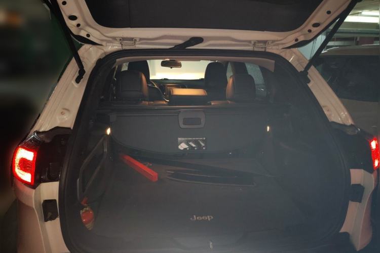 Used Jeep Cherokee 2016 2.4L Professional Smart Version Trunk