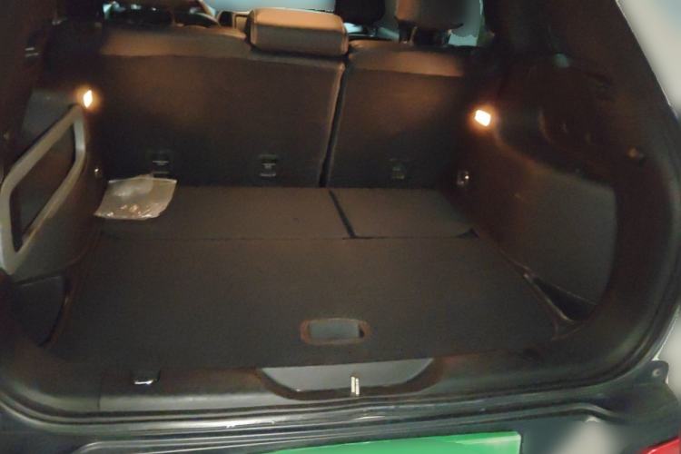 Used Jeep Cherokee 2016 2.0L Superior Edition Trunk