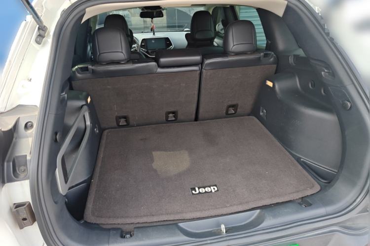 Used Jeep Cherokee 2016 2.4L Leading Edition Trunk