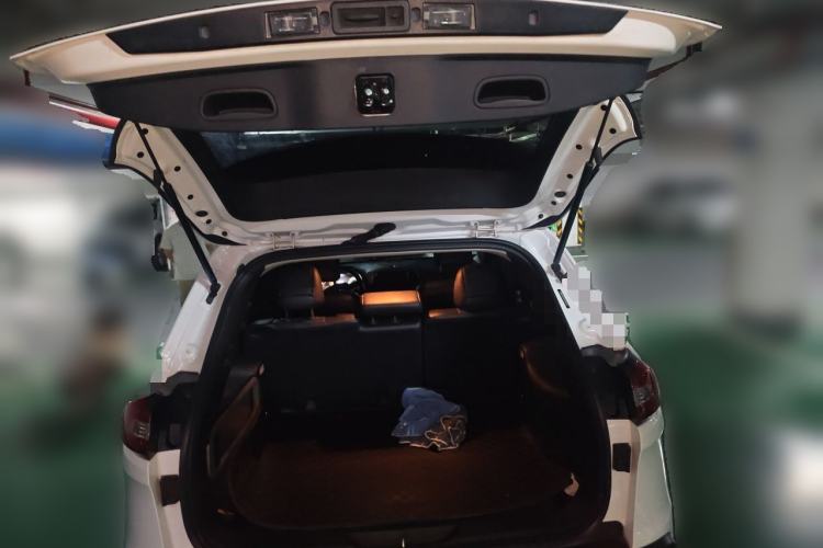 Used Jeep Cherokee 2016 2.0L Superior Edition Trunk