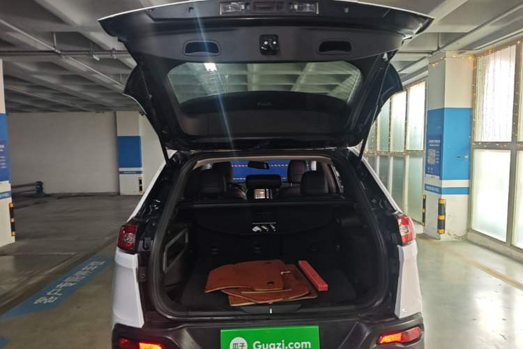 Used Jeep Cherokee 2016 2.0L Superior Edition Trunk