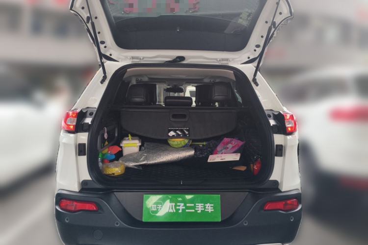 Used Jeep Cherokee 2016 2.4L Professional Edition Trunk
