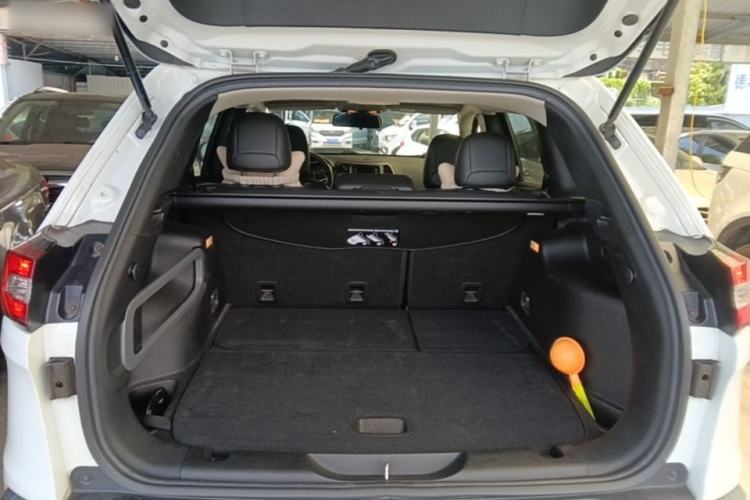 Used Jeep Cherokee 2016 2.4L Professional Edition Trunk