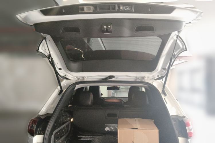 Used Jeep Cherokee 2016 2.4L Leading Smart Version Trunk