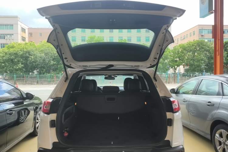 Used Jeep Cherokee 2016 2.0L Leading Edition Trunk