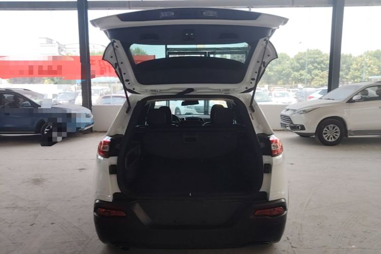 Used Jeep Cherokee 2016 2.0L Superior Edition Trunk