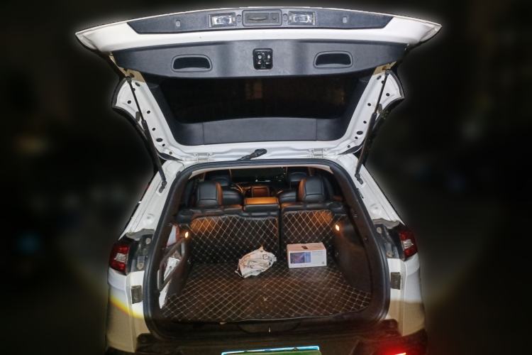 Used Jeep Cherokee 2016 2.0L Superior Edition Trunk